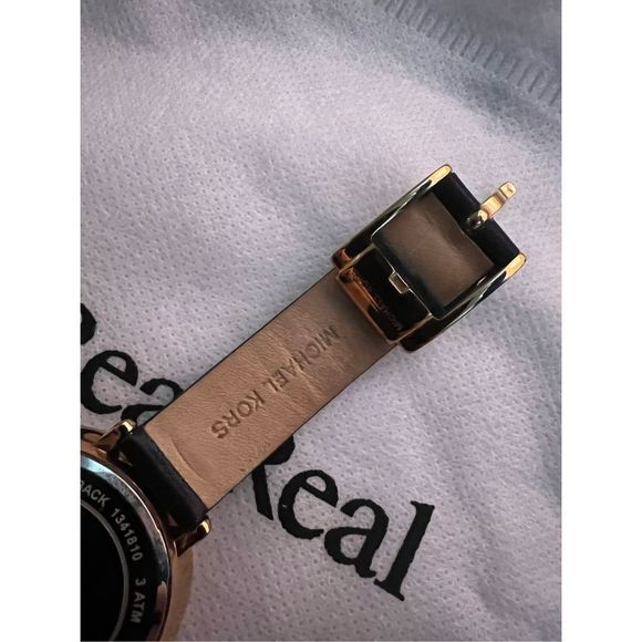 Michael Kors Women’s Charley Leather Black/ Gold Watch - Picture 7 of 9